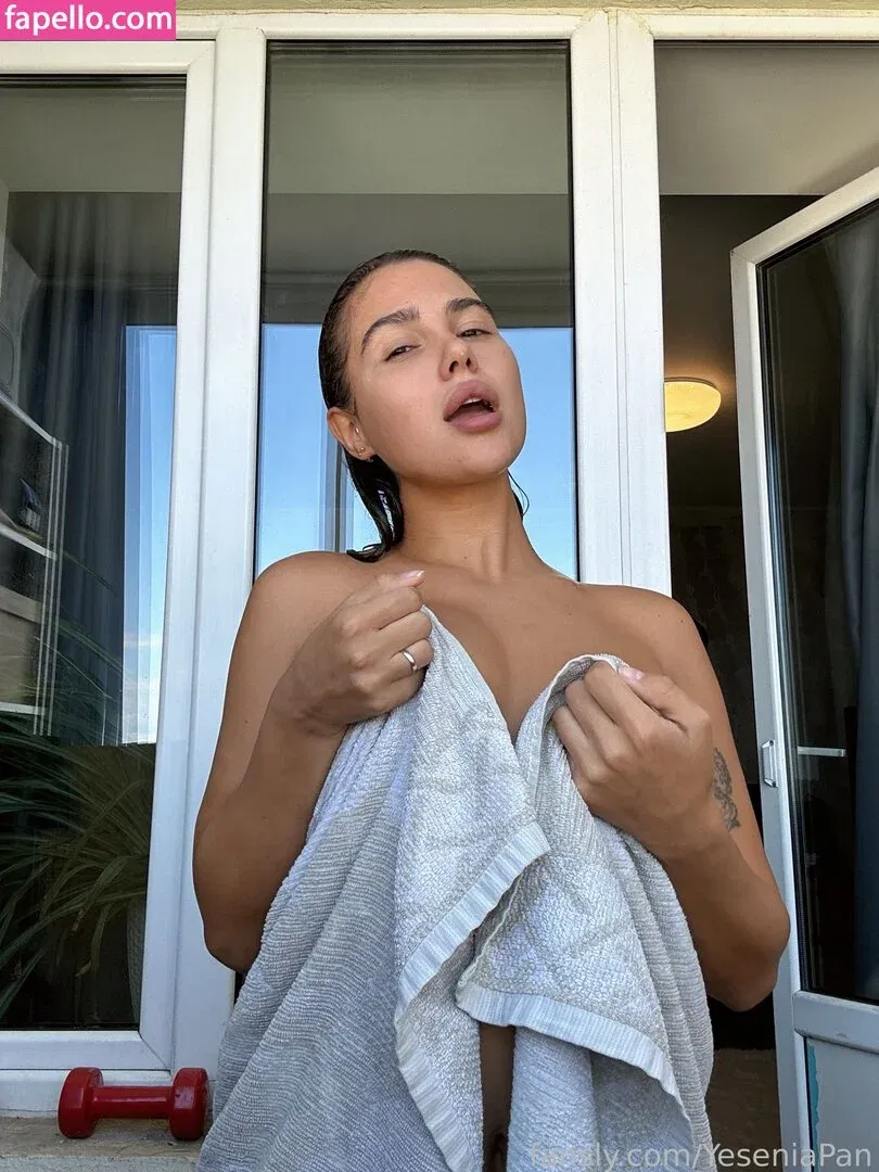 YeseniaPan Onlyfans Photo Gallery 