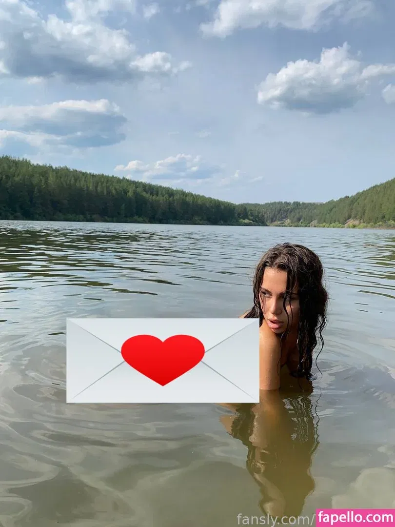 YeseniaPan Onlyfans Photo Gallery 