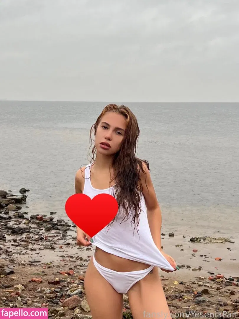 YeseniaPan Onlyfans Photo Gallery 