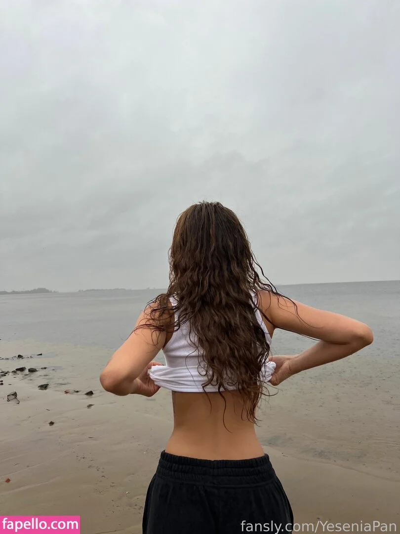 YeseniaPan Onlyfans Photo Gallery 