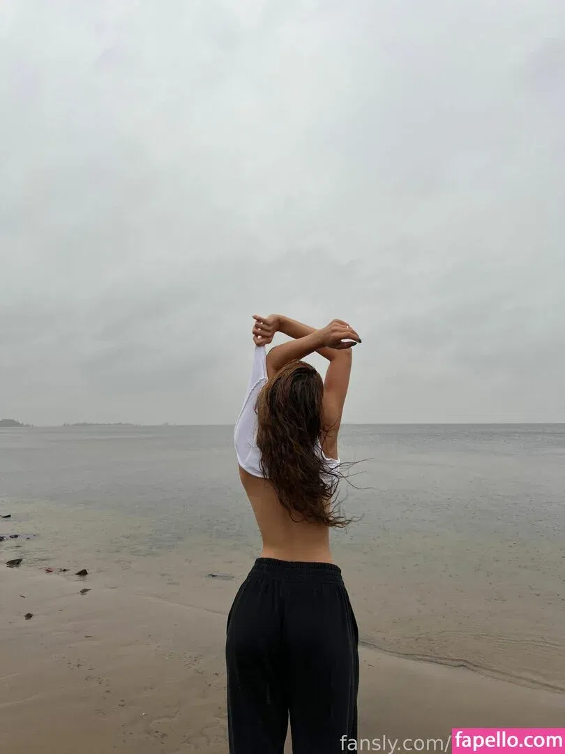 YeseniaPan Onlyfans Photo Gallery 