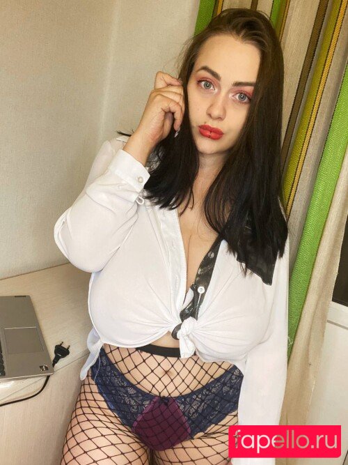 Kira Clark Onlyfans Photo Gallery 