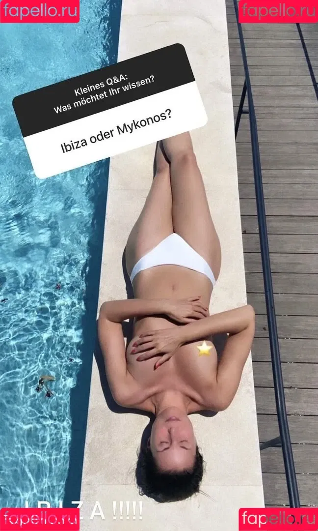 Vanessa Blumhagen Onlyfans Photo Gallery 