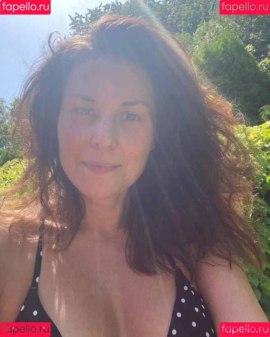 Vanessa Blumhagen Onlyfans Photo Gallery 