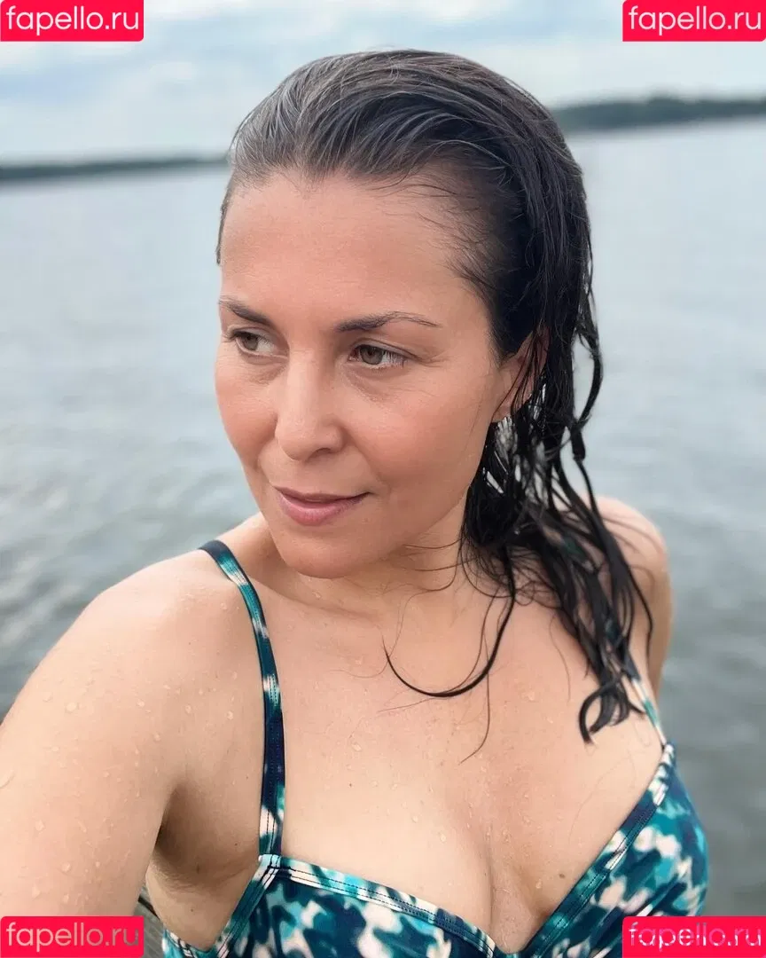 Vanessa Blumhagen Onlyfans Photo Gallery 