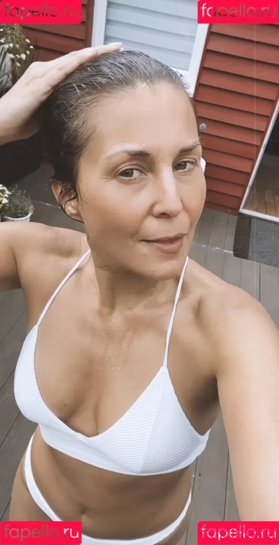 Vanessa Blumhagen Onlyfans Photo Gallery 