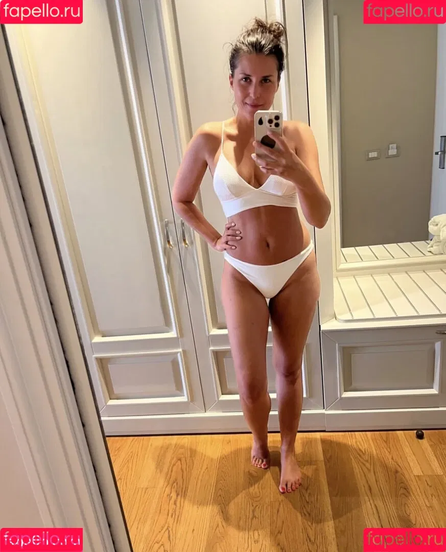 Vanessa Blumhagen Onlyfans Photo Gallery 