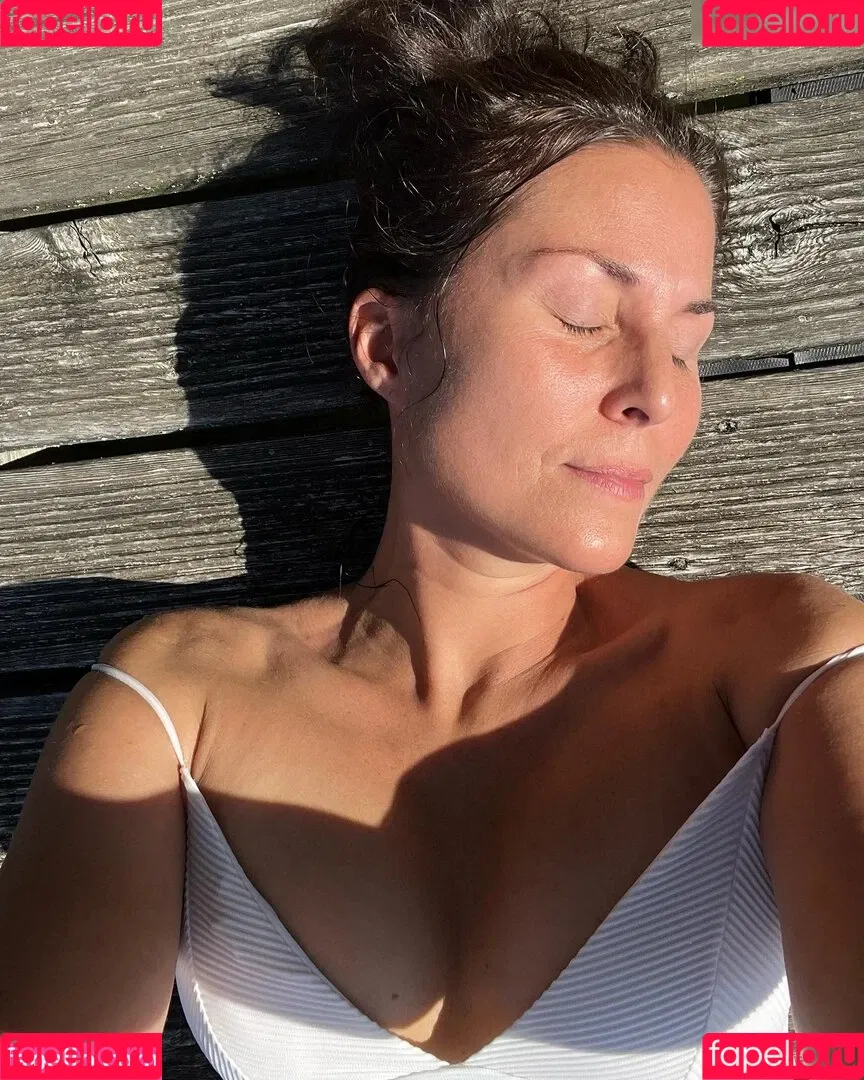 Vanessa Blumhagen Onlyfans Photo Gallery 
