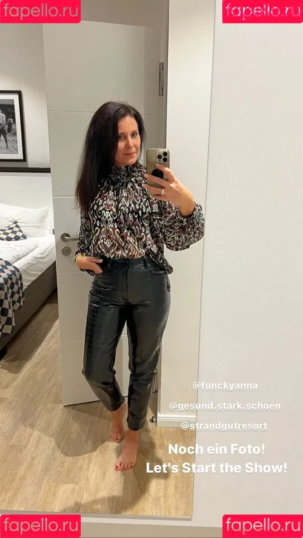 Vanessa Blumhagen Onlyfans Photo Gallery 