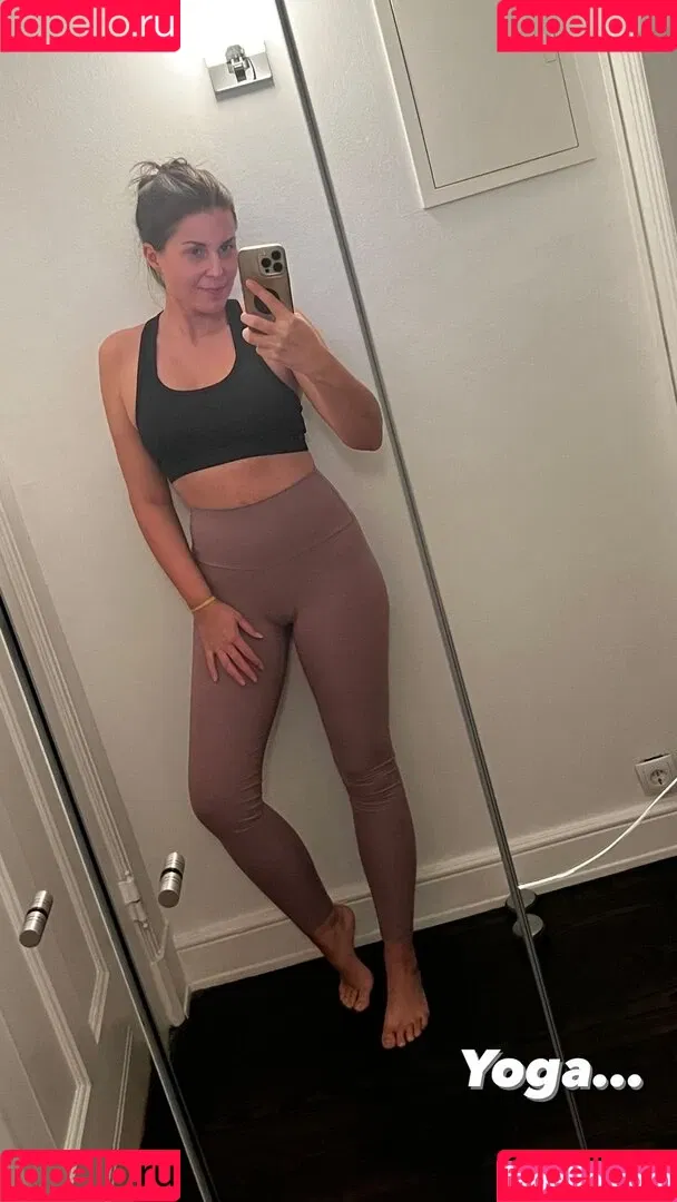 Vanessa Blumhagen Onlyfans Photo Gallery 