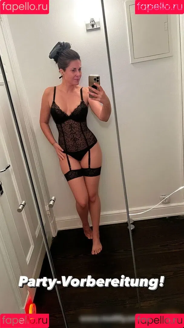 Vanessa Blumhagen Onlyfans Photo Gallery 