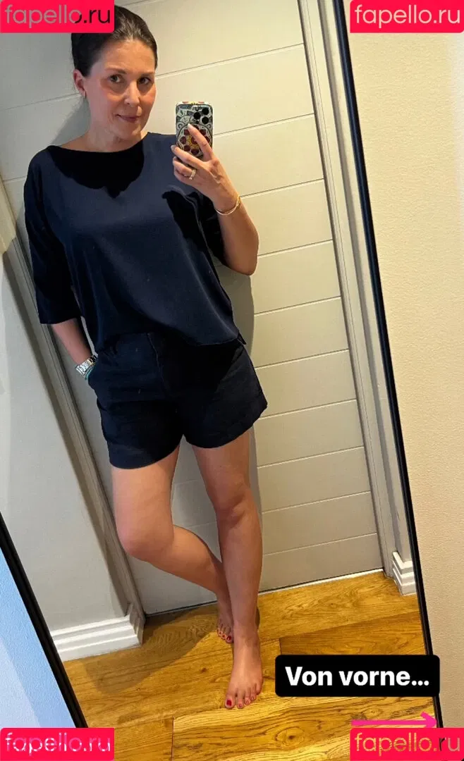 Vanessa Blumhagen Onlyfans Photo Gallery 