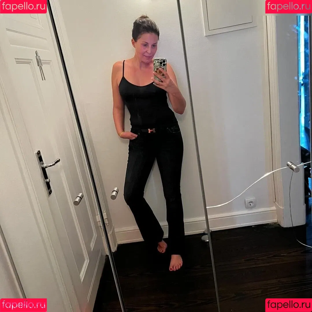 Vanessa Blumhagen Onlyfans Photo Gallery 