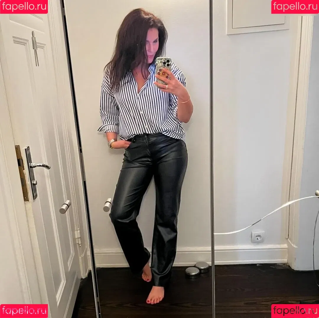 Vanessa Blumhagen Onlyfans Photo Gallery 