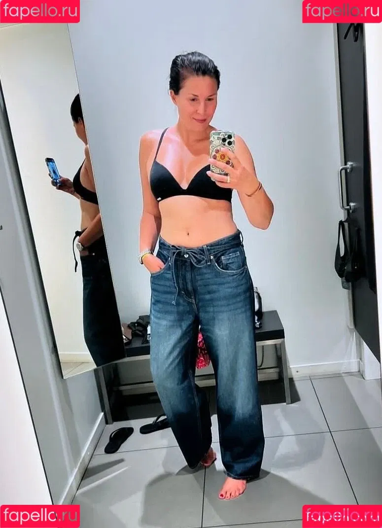 Vanessa Blumhagen Onlyfans Photo Gallery 
