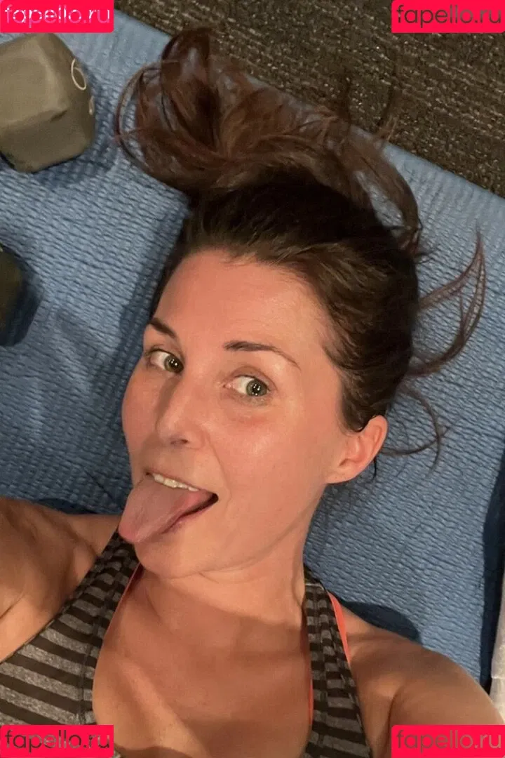 Vanessa Blumhagen Onlyfans Photo Gallery 