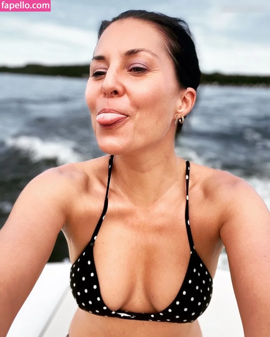 Vanessa Blumhagen Onlyfans Photo Gallery 