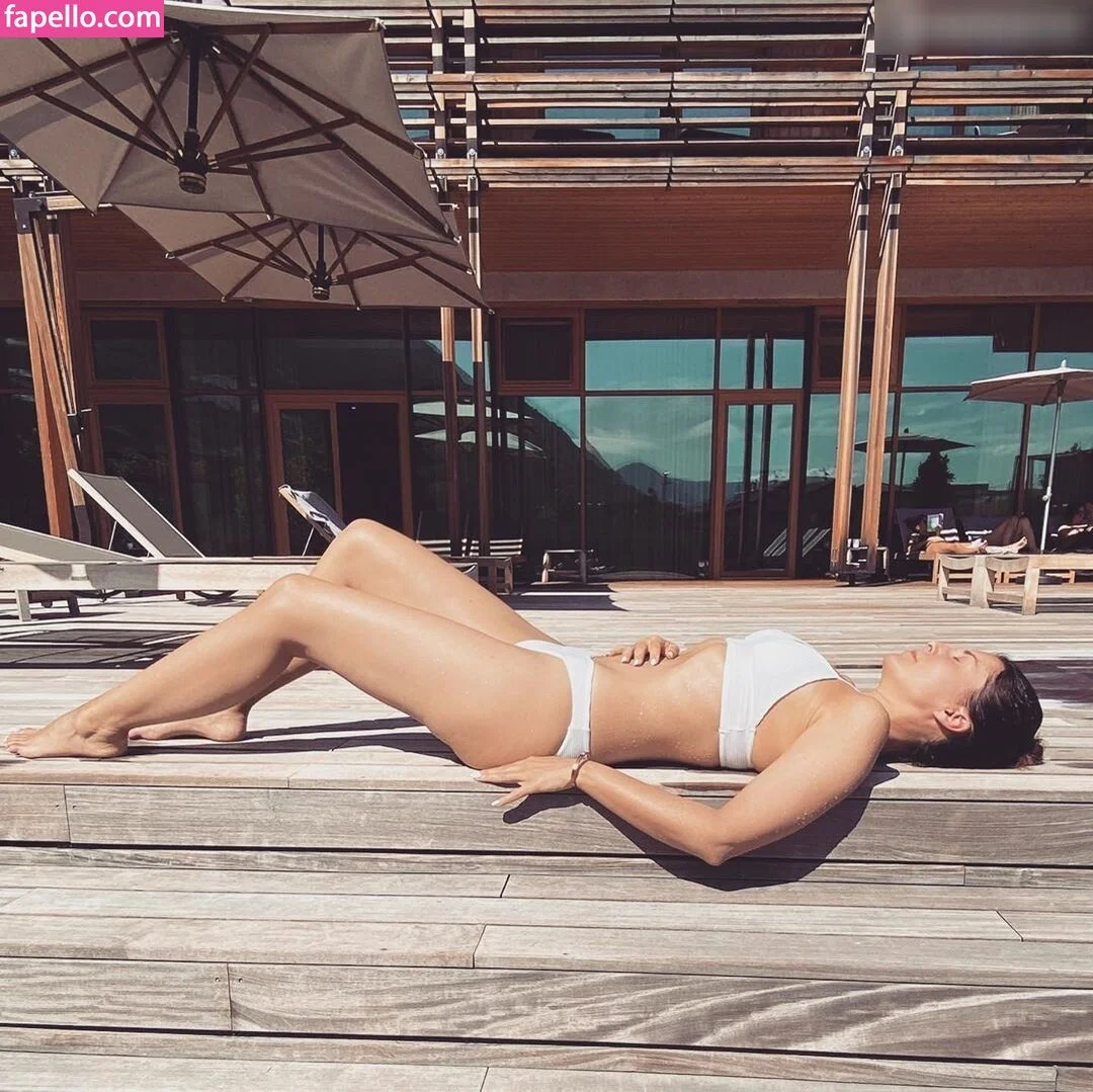 Vanessa Blumhagen Onlyfans Photo Gallery 