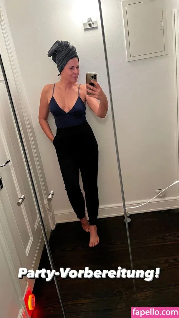 Vanessa Blumhagen Onlyfans Photo Gallery 