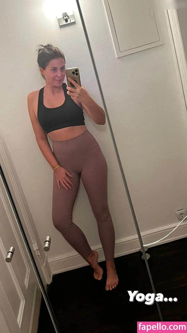 Vanessa Blumhagen Onlyfans Photo Gallery 