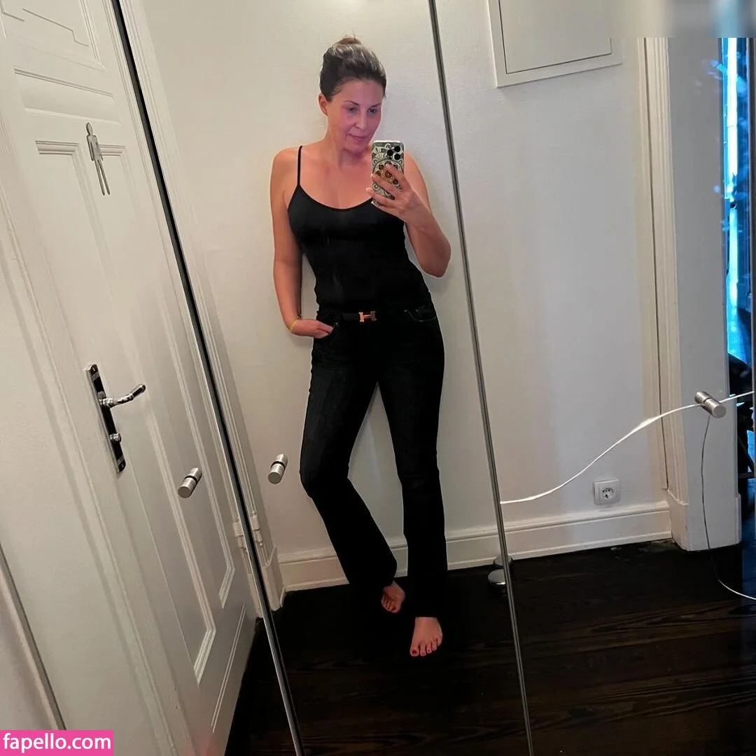 Vanessa Blumhagen Onlyfans Photo Gallery 