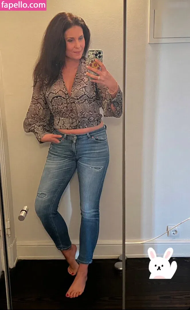 Vanessa Blumhagen Onlyfans Photo Gallery 