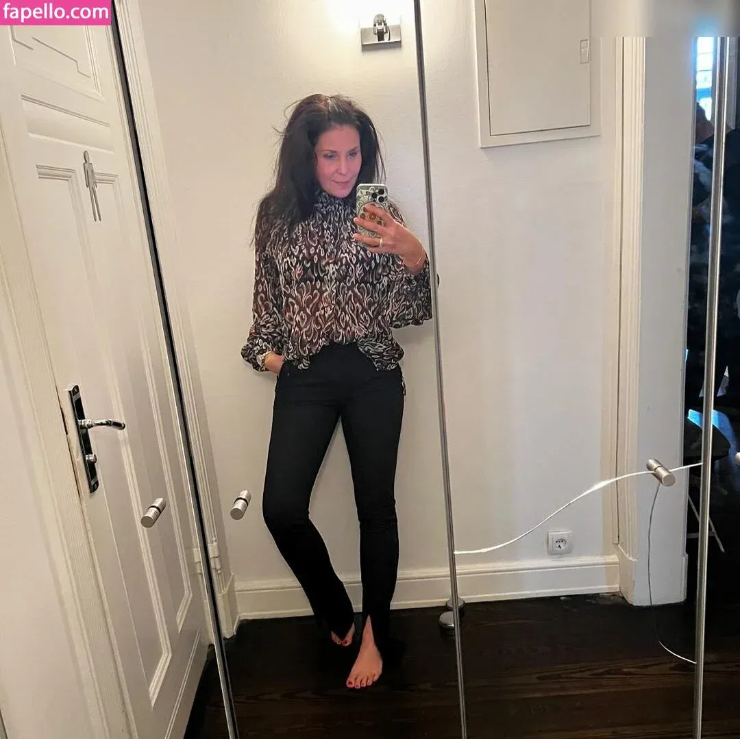 Vanessa Blumhagen Onlyfans Photo Gallery 