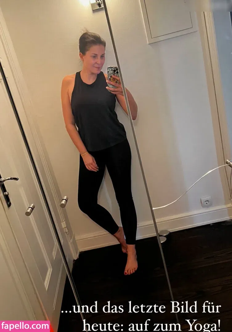 Vanessa Blumhagen Onlyfans Photo Gallery 