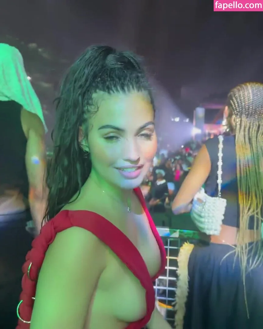 Mabel Onlyfans Photo Gallery 