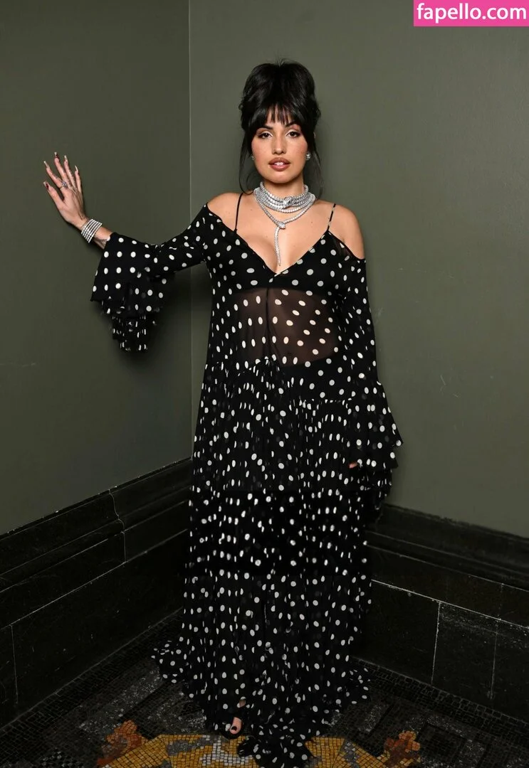 Mabel Onlyfans Photo Gallery 