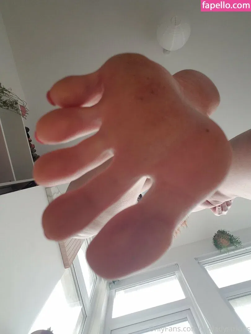 giantessgingerofficial Onlyfans Photo Gallery 