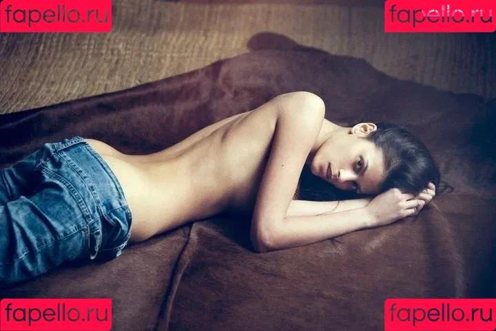 Alisar Ailabouni Onlyfans Photo Gallery 