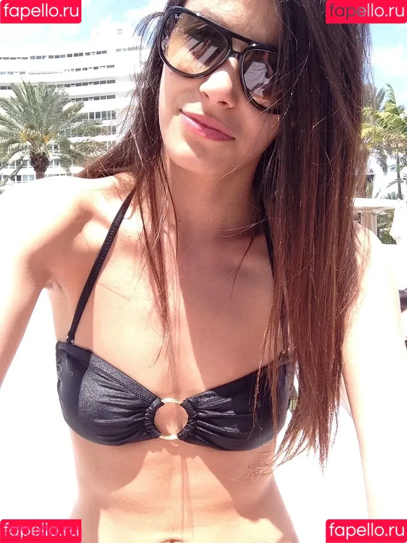 Alisar Ailabouni Onlyfans Photo Gallery 