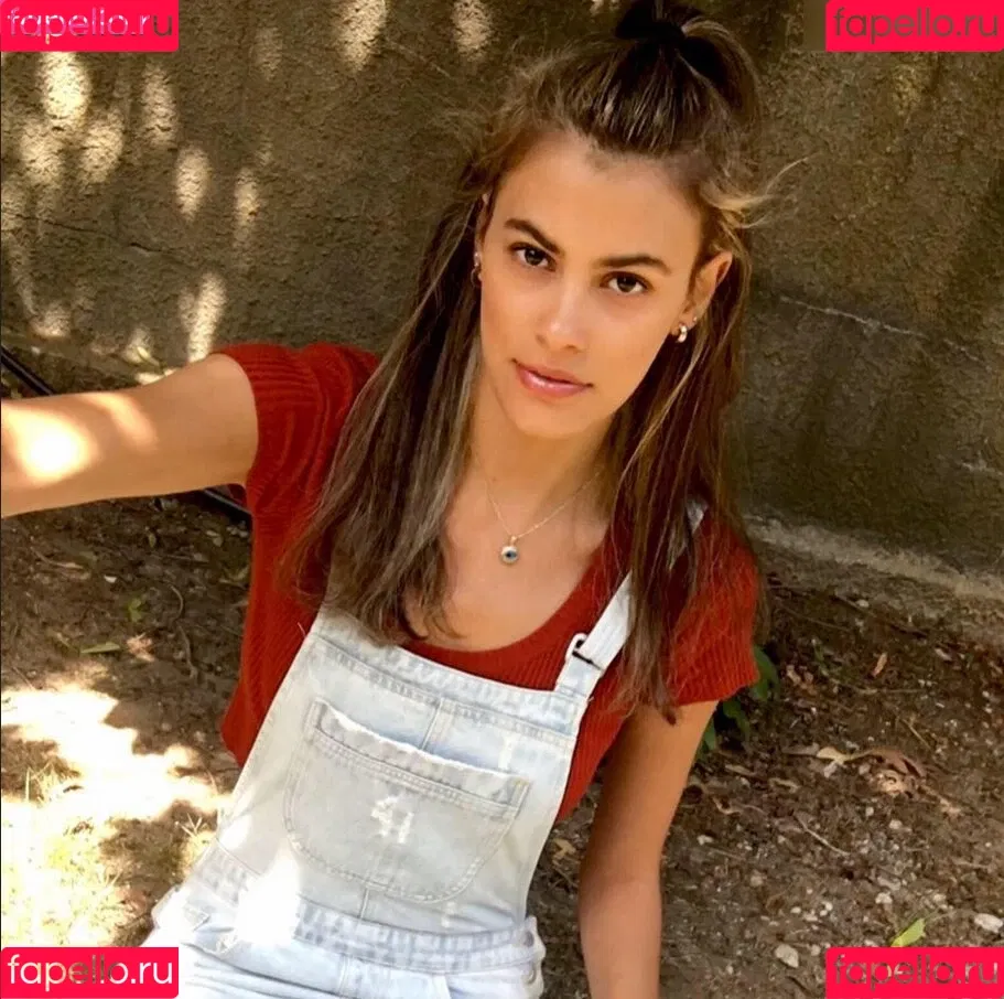 Alisar Ailabouni Onlyfans Photo Gallery 