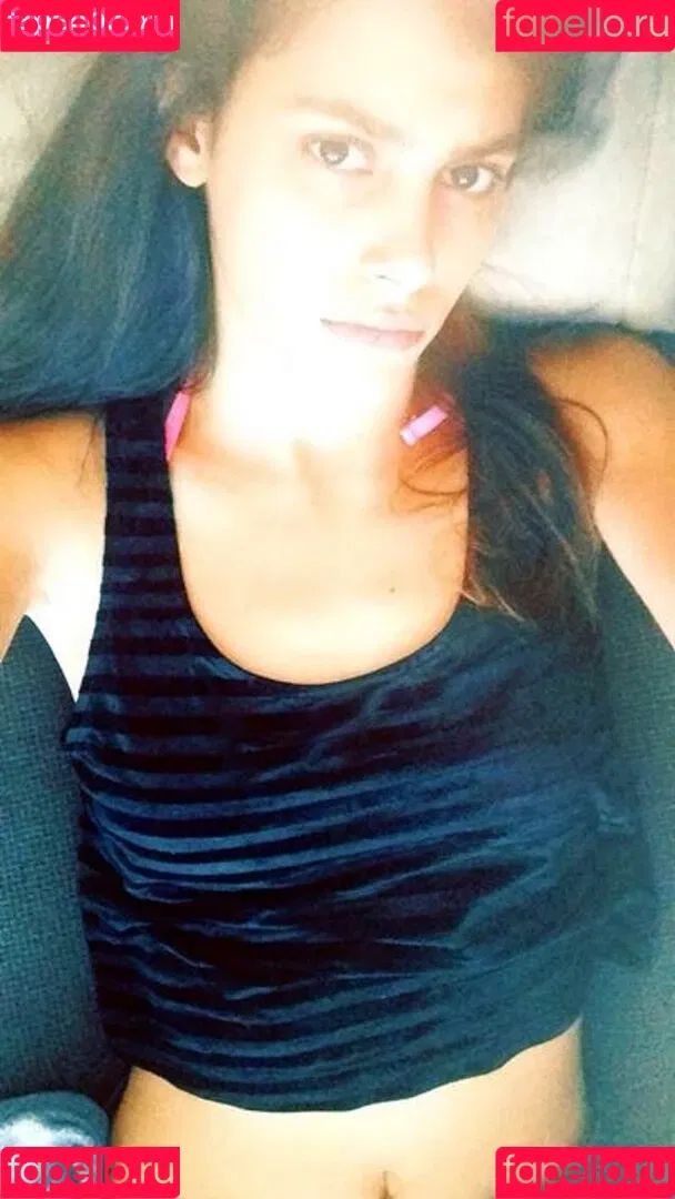 Alisar Ailabouni Onlyfans Photo Gallery 