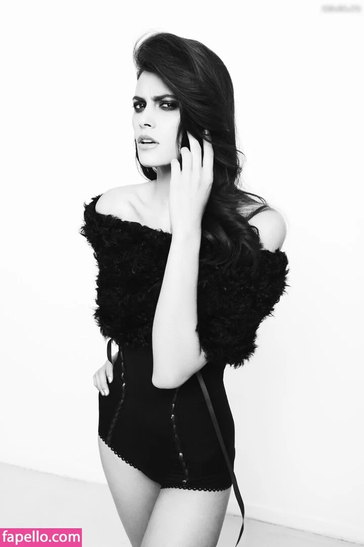 Alisar Ailabouni Onlyfans Photo Gallery 