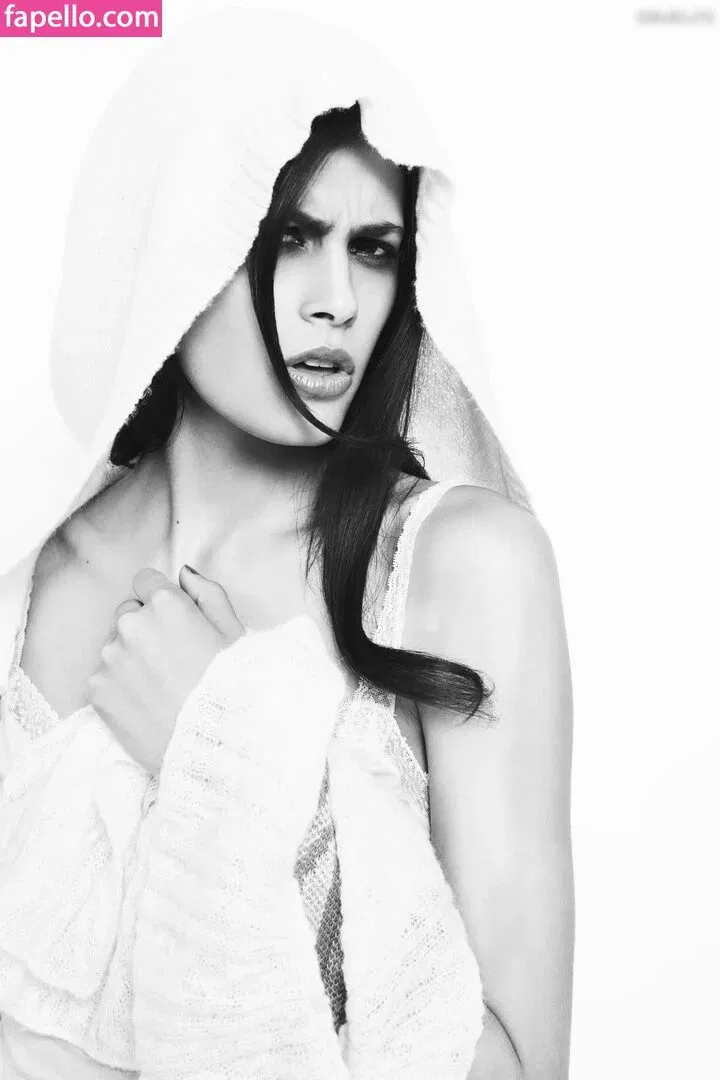 Alisar Ailabouni Onlyfans Photo Gallery 