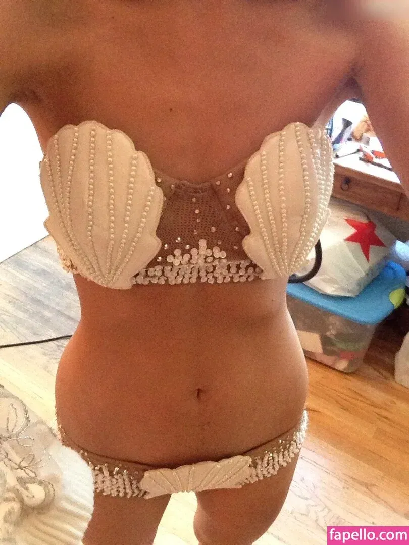 Alisar Ailabouni Onlyfans Photo Gallery 