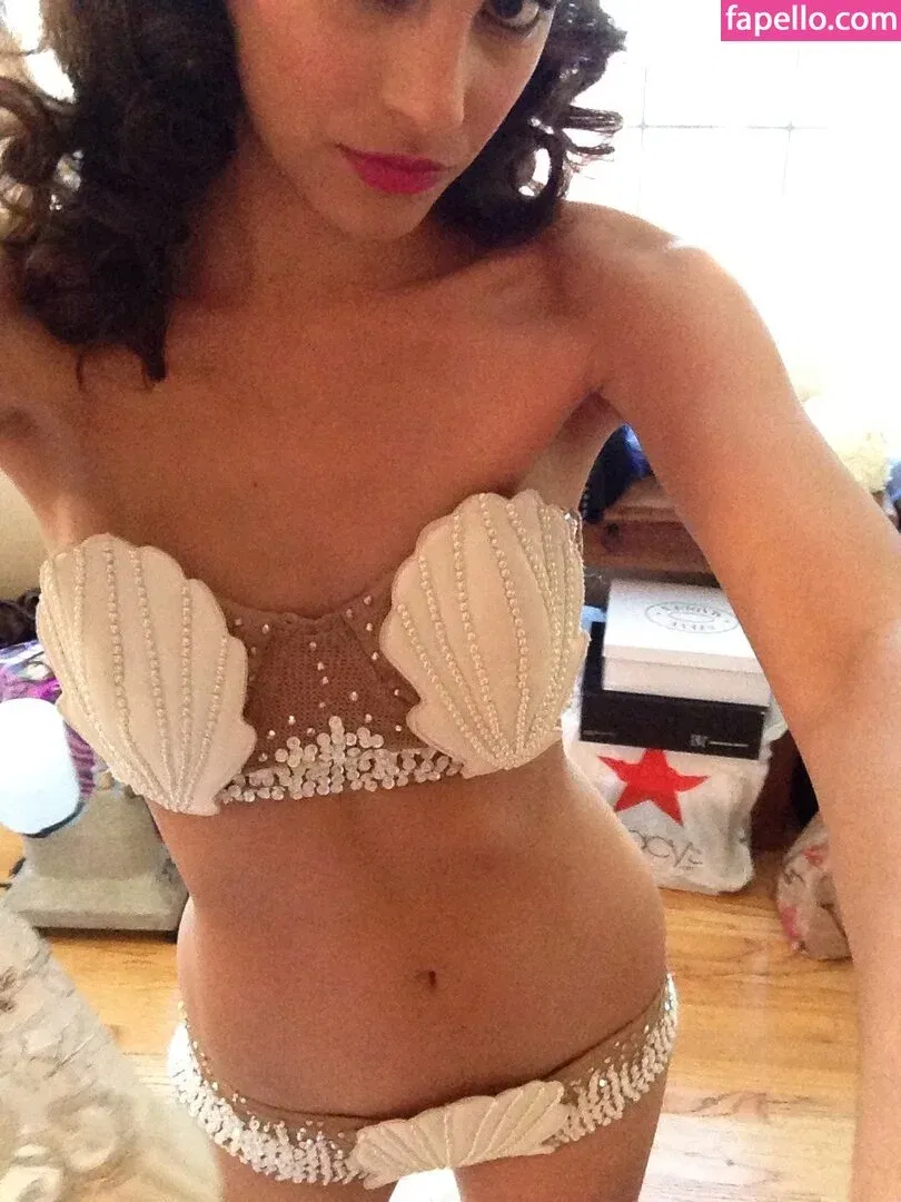 Alisar Ailabouni Onlyfans Photo Gallery 