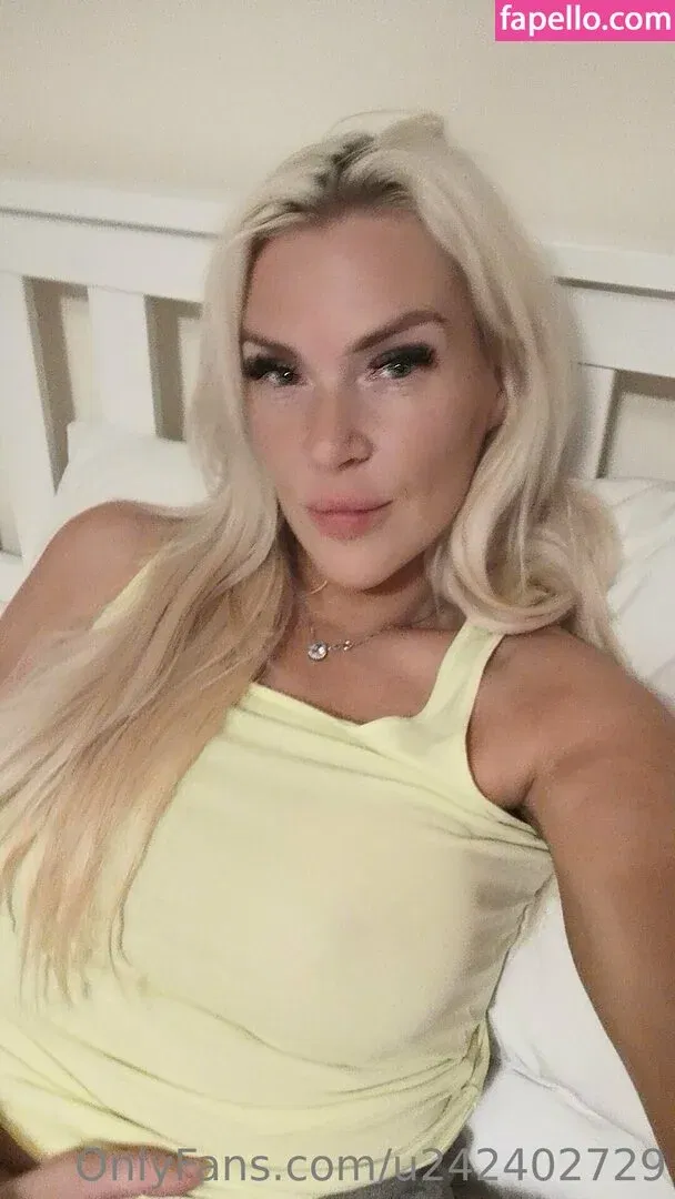 u242402729 Onlyfans Photo Gallery 