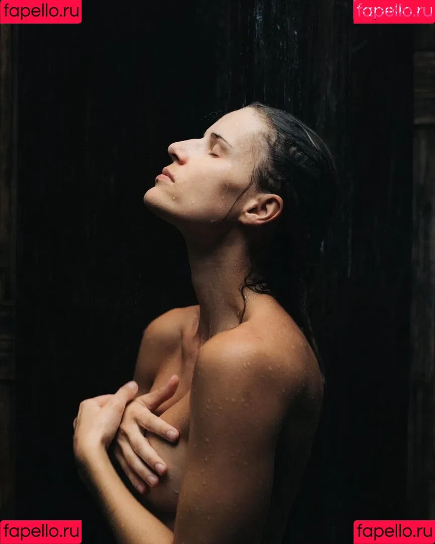 Adrienne Koleszar Onlyfans Photo Gallery 