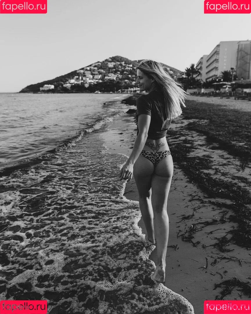 Adrienne Koleszar Onlyfans Photo Gallery 