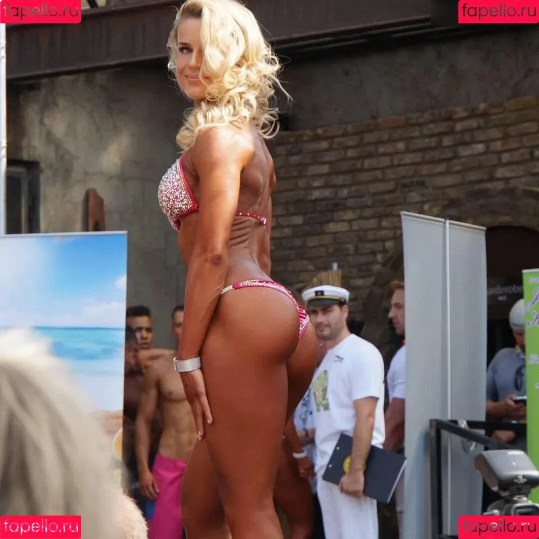 Adrienne Koleszar Onlyfans Photo Gallery 
