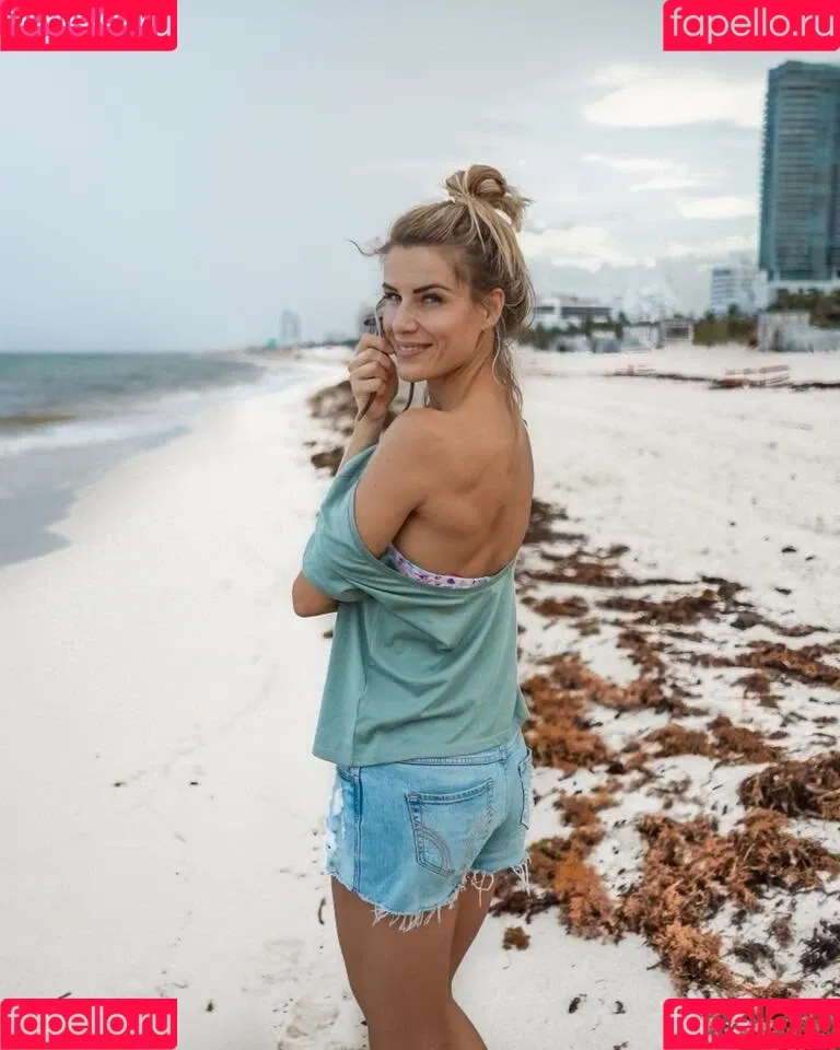 Adrienne Koleszar Onlyfans Photo Gallery 