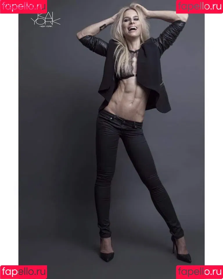 Adrienne Koleszar Onlyfans Photo Gallery 