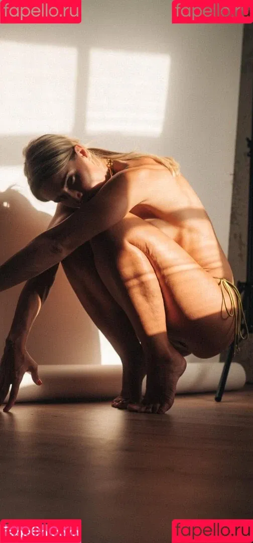 Adrienne Koleszar Onlyfans Photo Gallery 