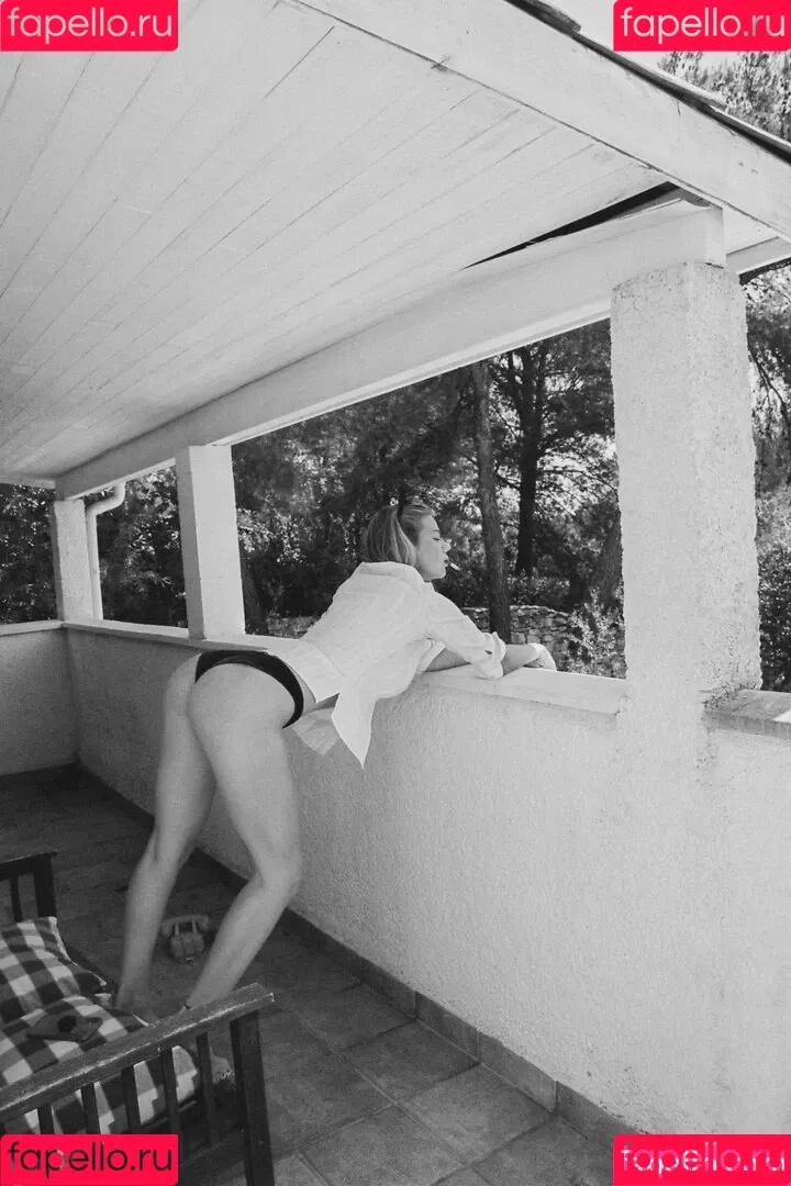 Noemie Neuens Onlyfans Photo Gallery 