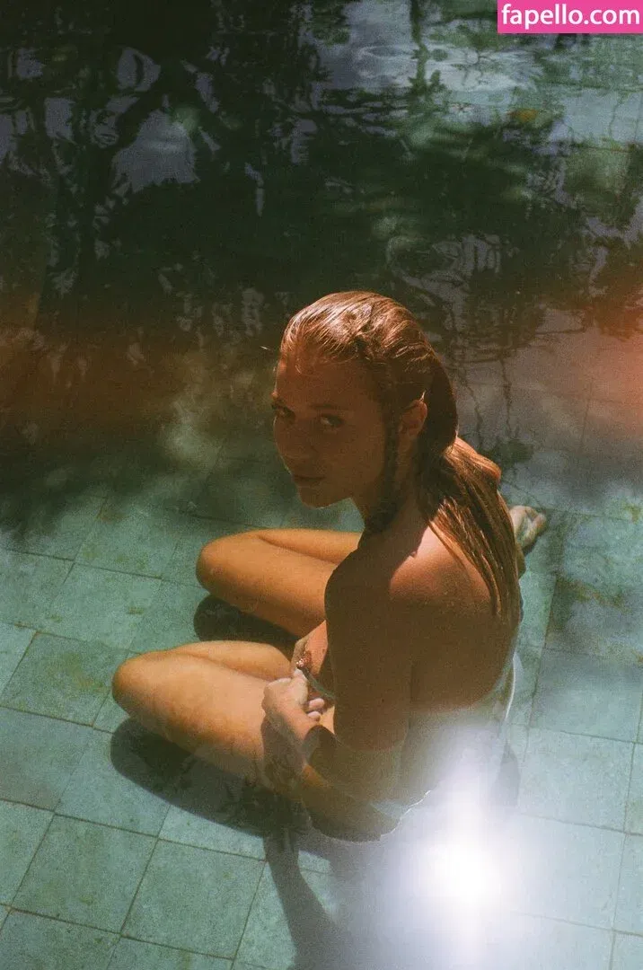 Noemie Neuens Onlyfans Photo Gallery 