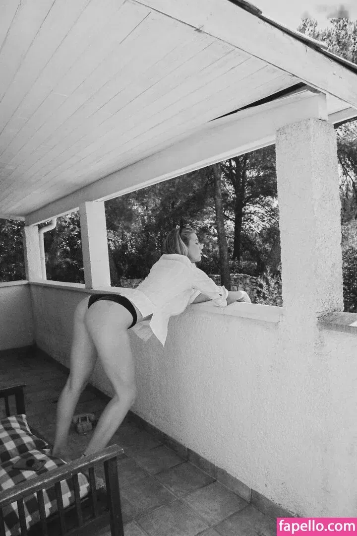 Noemie Neuens Onlyfans Photo Gallery 