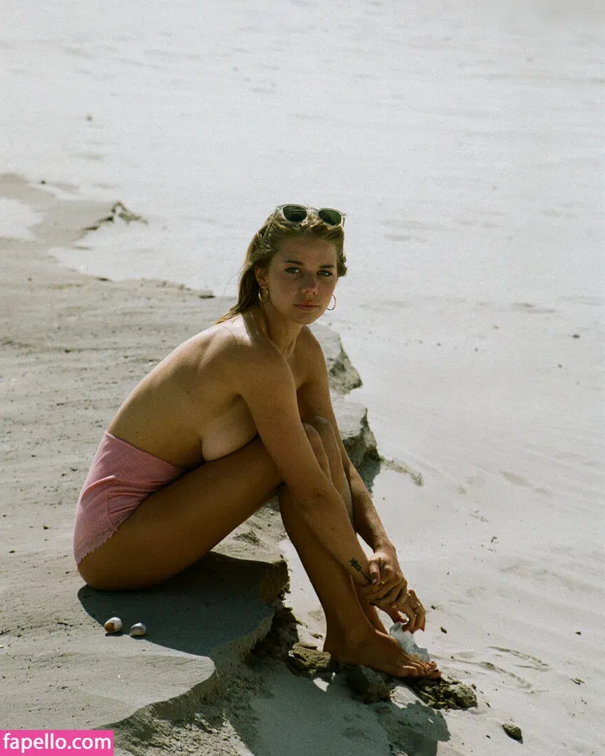 Noemie Neuens Onlyfans Photo Gallery 